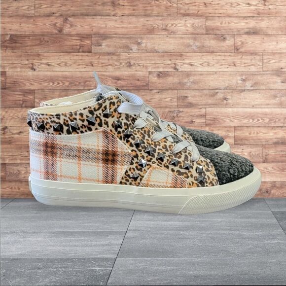 New JESSICA SIMPSON Folliah Studded Sneakers - Picture 1 of 7